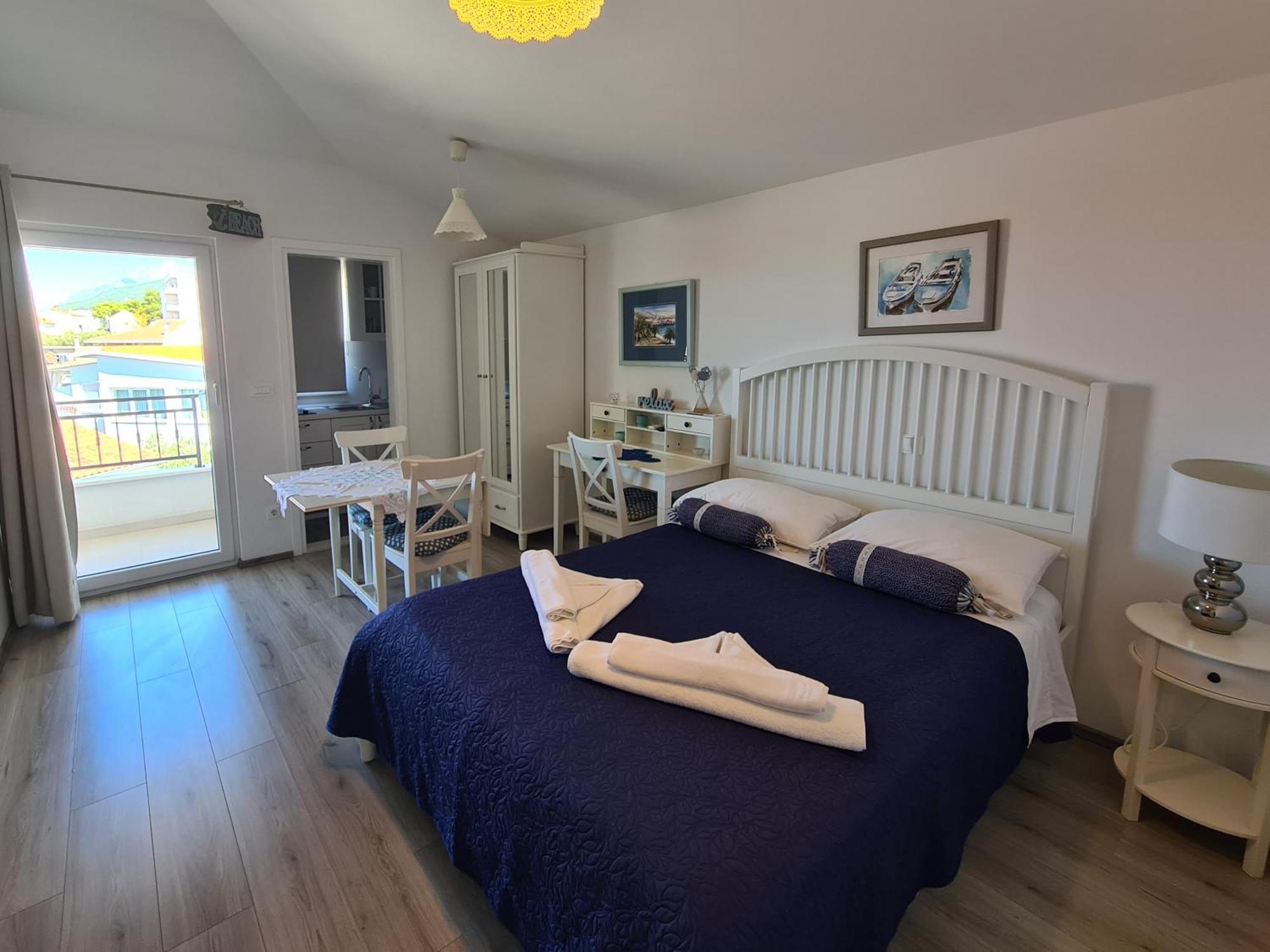 Adriona With Parking Makarska